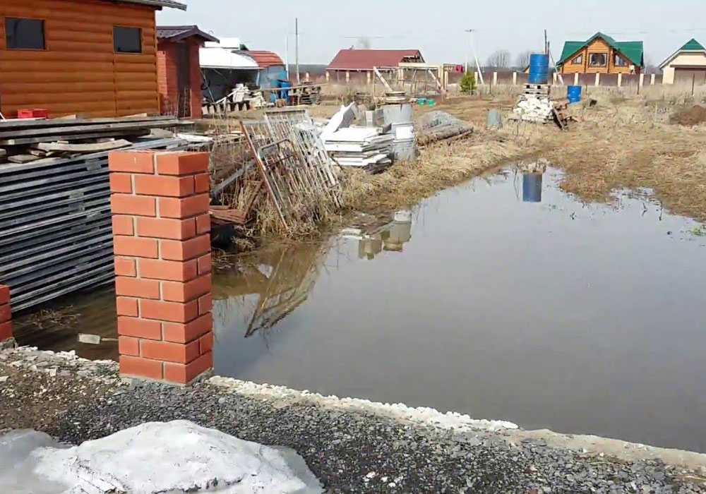Как построить дом на участке с высокими грунтовыми водами: технологии и решения
