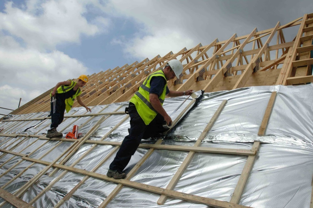 Выбираем утеплитель для крыши: что важно знать для комфорта и долговечности